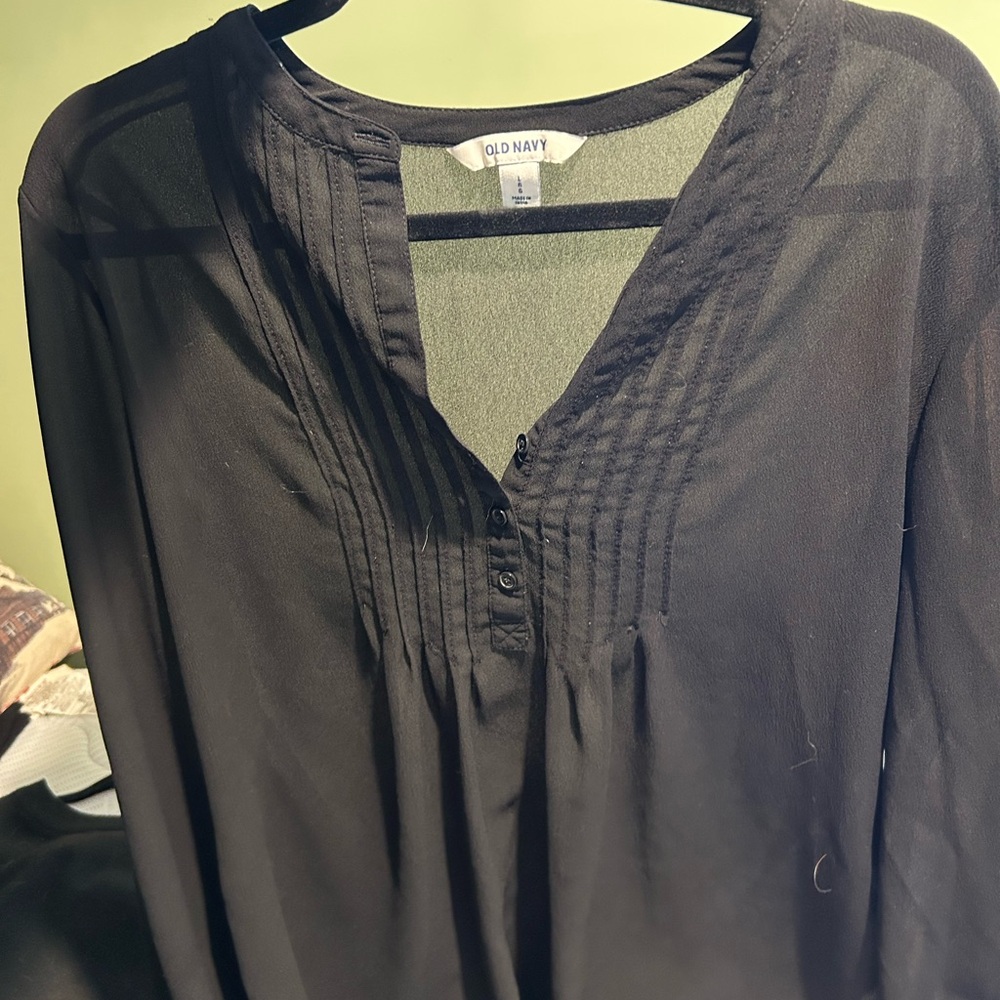 Old Navy Black Pintuck V-Neck Long Sleeve Blouse